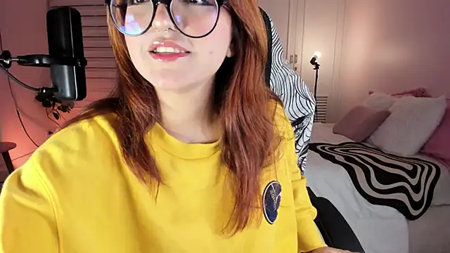 Snapshot of SweetJennaa chatting on 8, 3, 2025 SweetJennaa online show from 8, 3, 2025