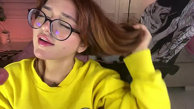 Snapshot of SweetJennaa chatting on 8, 3, 2025 SweetJennaa online show from 8, 3, 2025