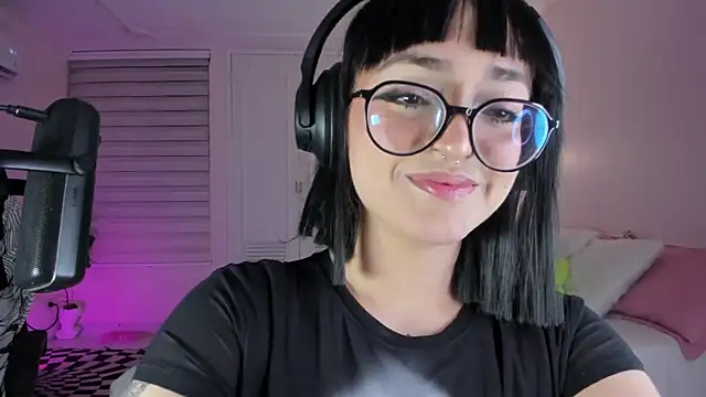 Snapshot of SweetJennaa chatting on 14, 3, 2025 SweetJennaa online show from 14, 3, 2025