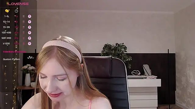 Snapshot of Cutie_Annie chatting on 23, 11, 2025 Cutie Annie online show from 23, 11, 2025