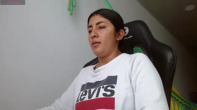 Snapshot of danna_peterson1 chatting on 28, 10, 2025 danna peterson1 online show from 28, 10, 2025