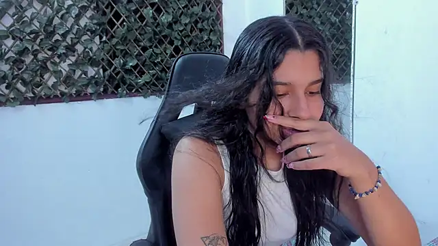 Snapshot of Megan_Whitte chatting on 3, 2, 2025 Megan Whitte online show from 3, 2, 2025