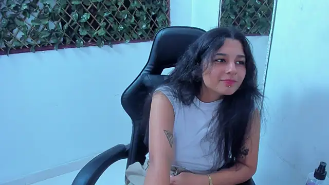 Snapshot of Megan_Whitte chatting on 27, 2, 2025 Megan Whitte online show from 27, 2, 2025