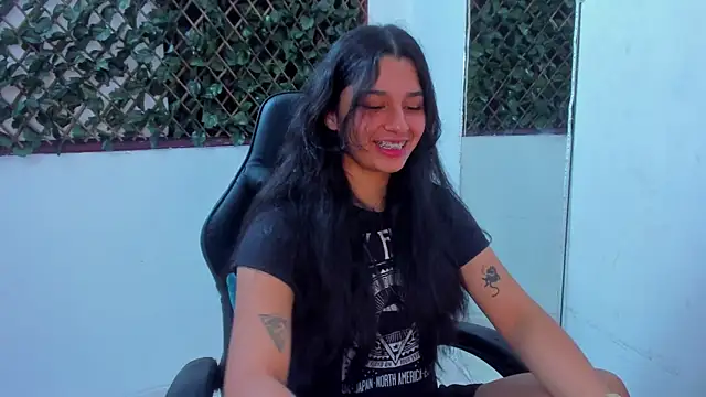 Snapshot of Megan_Whitte chatting on 3, 3, 2025 Megan Whitte online show from 3, 3, 2025