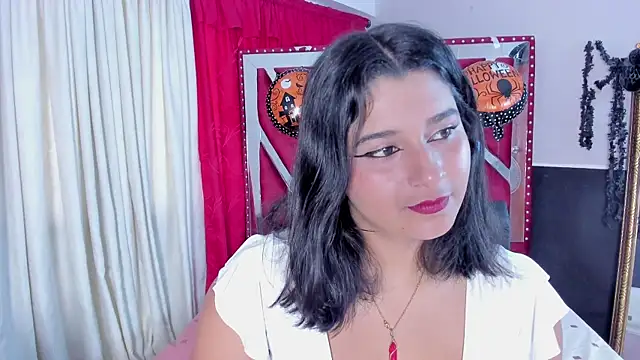 Snapshot of Megan_Whitte chatting on 25, 10, 2025 Megan Whitte online show from 25, 10, 2025