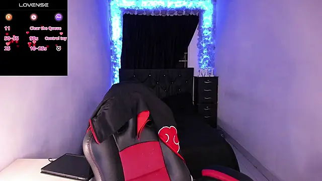 Snapshot of Mariana_Hasper_ chatting on 24, 2, 2025 Mariana Hasper  online show from 24, 2, 2025