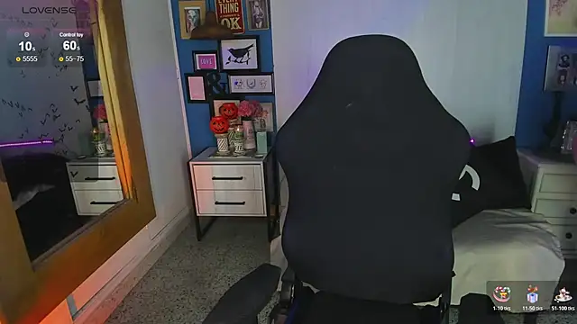 Snapshot of VladHellsing4 chatting on 28, 10, 2025 VladHellsing4 online show from 28, 10, 2025