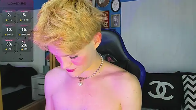 Snapshot of VladHellsing4 chatting on 30, 10, 2025 VladHellsing4 online show from 30, 10, 2025