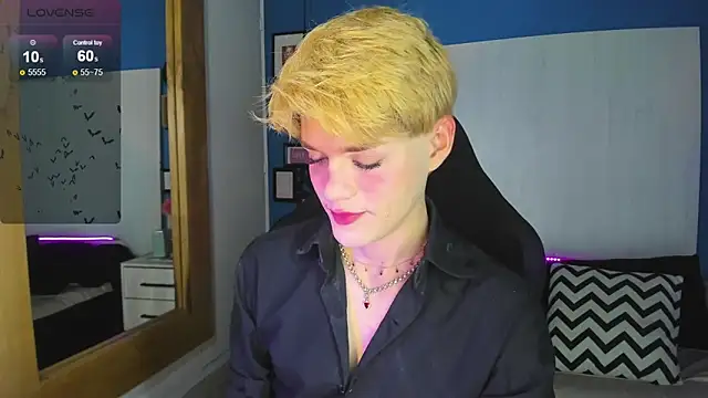 Snapshot of VladHellsing4 chatting on 4, 11, 2025 VladHellsing4 online show from 4, 11, 2025