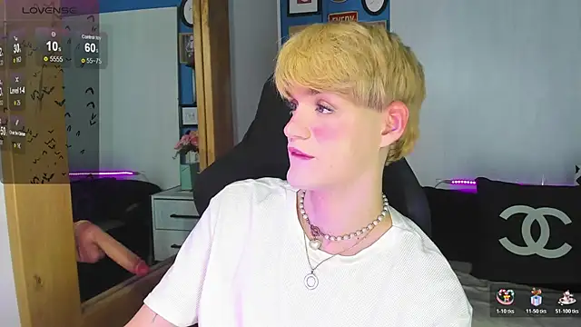 Snapshot of VladHellsing4 chatting on 14, 11, 2025 VladHellsing4 online show from 14, 11, 2025