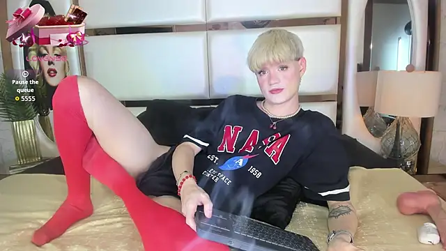 Snapshot of VladHellsing4 chatting on 8, 1, 2026 VladHellsing4 online show from 8, 1, 2026