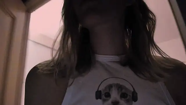 Snapshot of MiaDavis21 chatting on 6, 2, 2025 MiaDavis21 online show from 6, 2, 2025