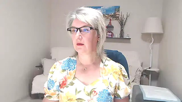 Snapshot of FleurMays chatting on 3, 7, 2026 FleurMays online show from 3, 7, 2026