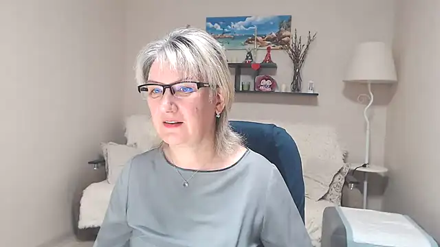 Snapshot of FleurMays chatting on 5, 7, 2026 FleurMays online show from 5, 7, 2026