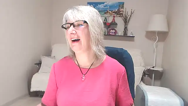 Snapshot of FleurMays chatting on 11, 7, 2026 FleurMays online show from 11, 7, 2026