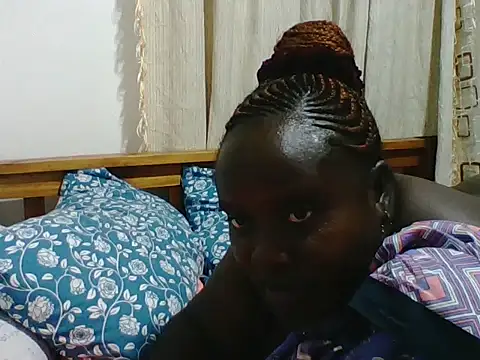 Snapshot of Hotwife8 chatting on 18, 1, 2026 Hotwife8 online show from 18, 1, 2026