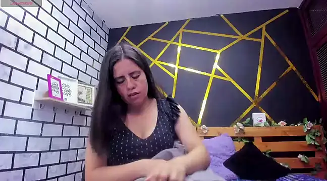 Snapshot of kathina_giraldo chatting on 10, 1, 2025 kathina giraldo online show from 10, 1, 2025