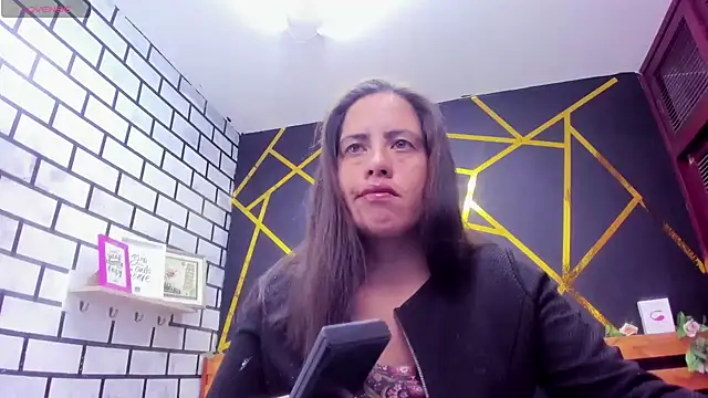 Snapshot of kathina_giraldo chatting on 15, 1, 2025 kathina giraldo online show from 15, 1, 2025