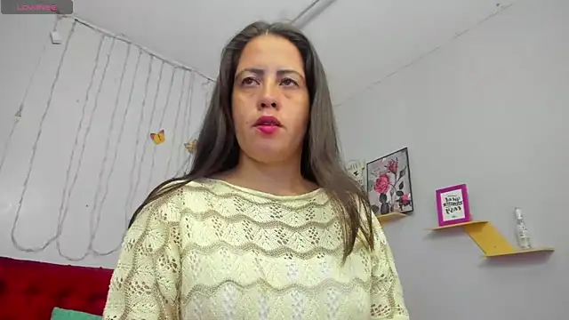 Snapshot of kathina_giraldo chatting on 6, 3, 2025 kathina giraldo online show from 6, 3, 2025