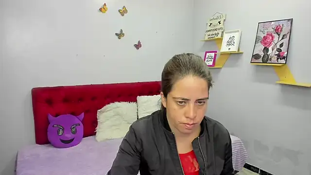 Snapshot of kathina_giraldo chatting on 13, 11, 2025 kathina giraldo online show from 13, 11, 2025