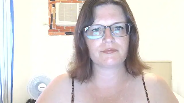 CrimsonMistress online show from 17, 4, 2026