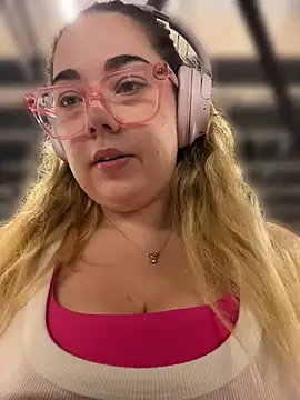 brooklynivy online show from 15, 4, 2026