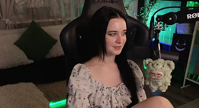 KiraLiLime online show from 4, 11, 2025