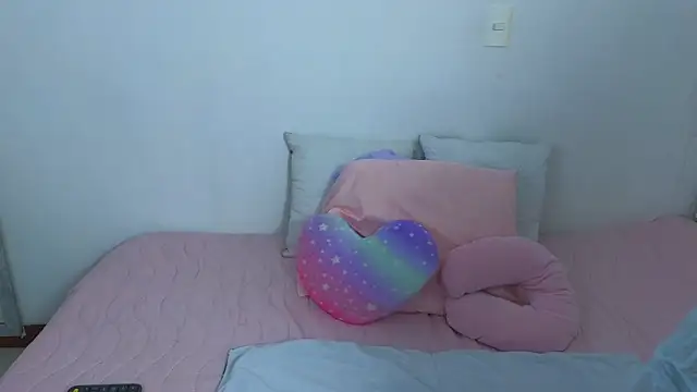 Lorenne Miller online show from 23, 1, 2025