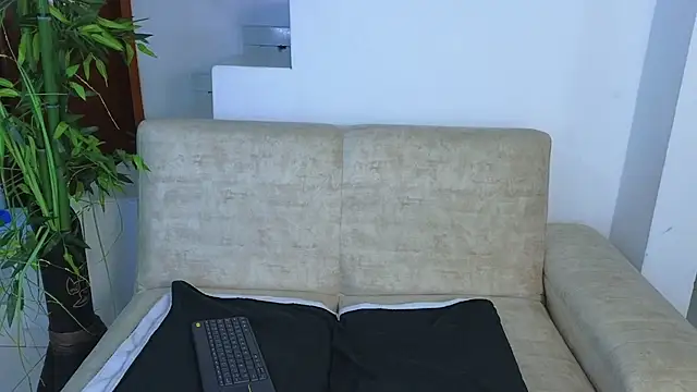 Lorenne Miller online show from 28, 9, 2025