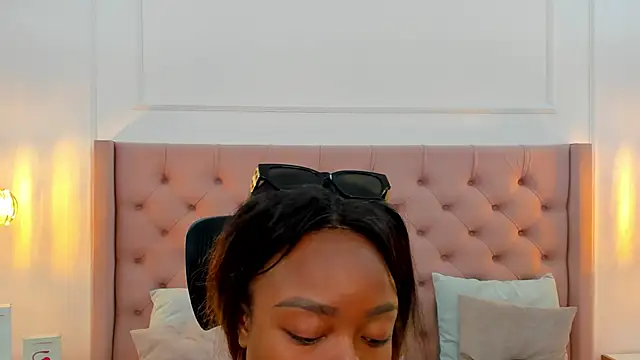 mia schwarz online show from 9, 9, 2025