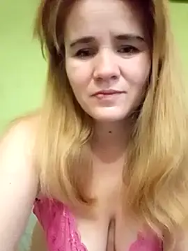 Snapshot of SannyMILF chatting on 4, 1, 2025 SannyMILF online show from 4, 1, 2025