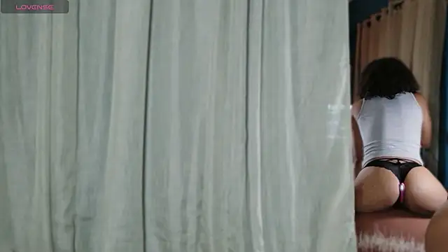 CurlyNony online show from 12, 4, 2026