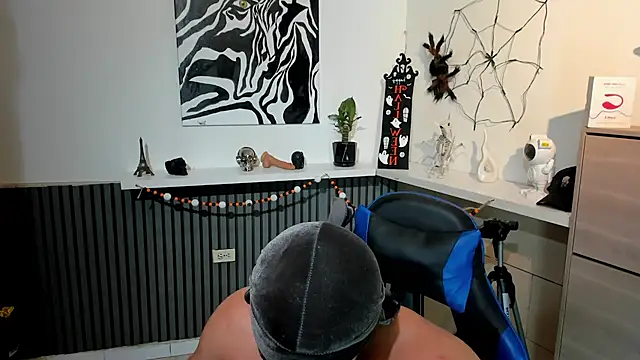 Snapshot of Daemon21 chatting on 21, 10, 2025 Daemon21 online show from 21, 10, 2025