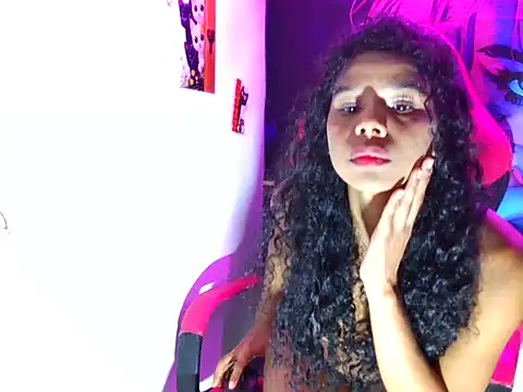 Snapshot of paola_hot03 chatting on 24, 10, 2025 paola hot03 online show from 24, 10, 2025