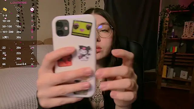 Snapshot of Arizonaa_Muse chatting on 8, 10, 2025 Arizonaa Muse online show from 8, 10, 2025