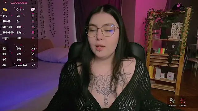 Snapshot of Arizonaa_Muse chatting on 5, 12, 2025 Arizonaa Muse online show from 5, 12, 2025