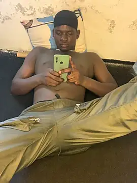 Snapshot of bad-boy-2002 chatting on 10, 3, 2025 bad-boy-2002 online show from 10, 3, 2025