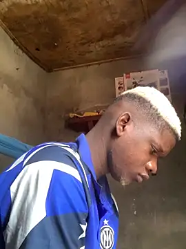 Snapshot of bad-boy-2002 chatting on 6, 10, 2025 bad-boy-2002 online show from 6, 10, 2025