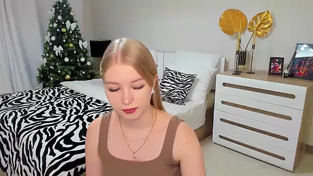 shy  lady online show from 30, 12, 2024