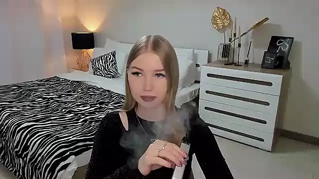 shy  lady online show from 20, 3, 2025