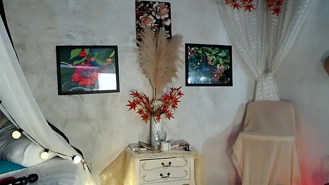 Kyara Queen online show from 12, 1, 2025