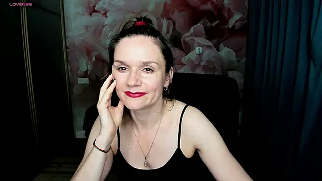 Snapshot of AriaGray chatting on 25, 11, 2025 AriaGray online show from 25, 11, 2025