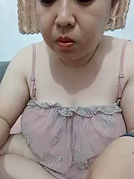 Snapshot of VyOanh2K chatting on 14, 7, 2026 VyOanh2K online show from 14, 7, 2026