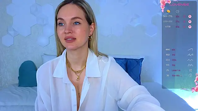 Snapshot of Lynna_Sparks chatting on 13, 11, 2025 Lynna Sparks online show from 13, 11, 2025