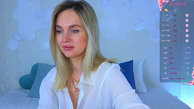 Snapshot of Lynna_Sparks chatting on 18, 11, 2025 Lynna Sparks online show from 18, 11, 2025