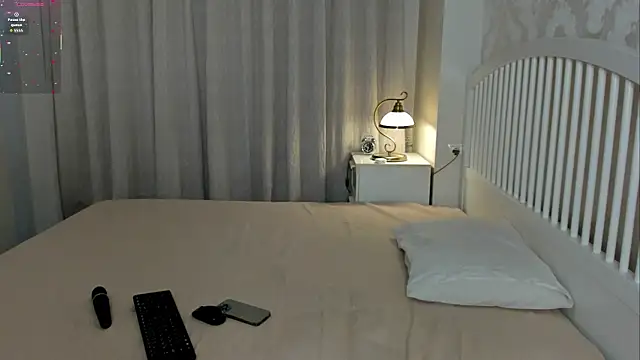 Eva  Lewis online show from 8, 3, 2026