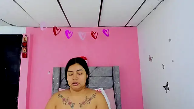 LaylaHolmes online show from 20, 4, 2026