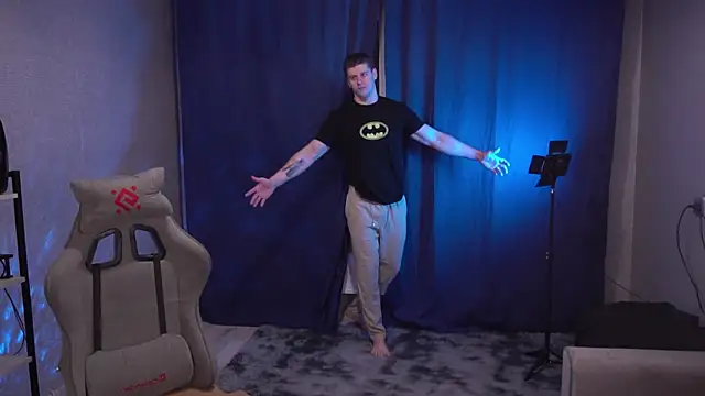 Snapshot of Bruno_Banani chatting on 23, 11, 2025 Bruno Banani online show from 23, 11, 2025