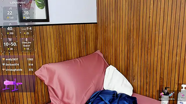 zyle boobs online show from 5, 2, 2025