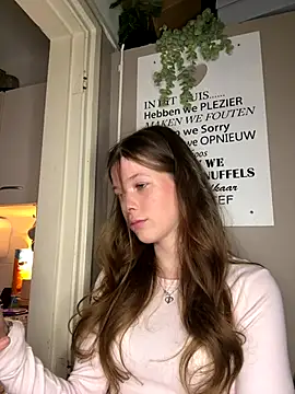 sophiamlf online show from 15, 12, 2025